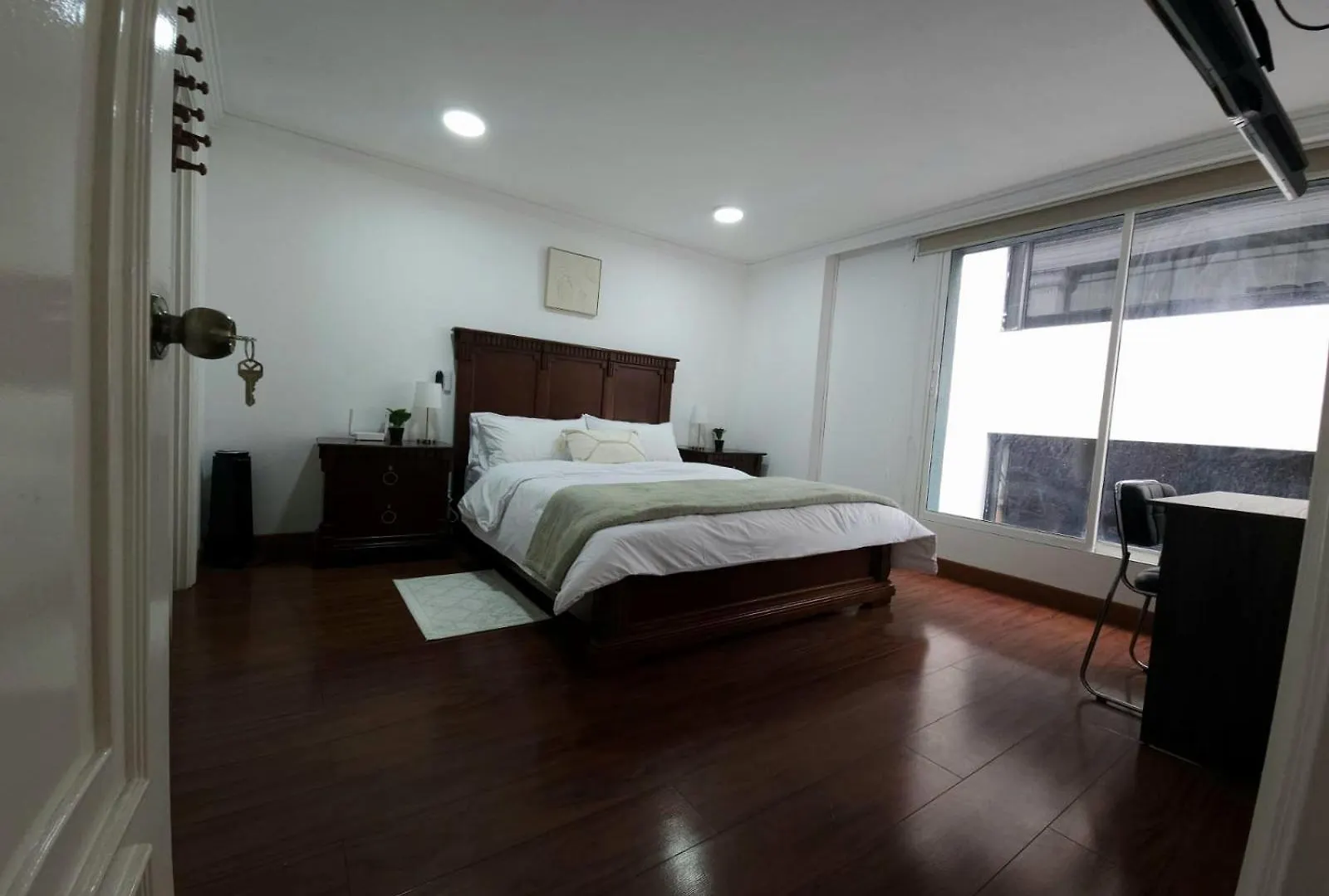 קיטו Av Republica De El Salvador Fontana Suites דירה