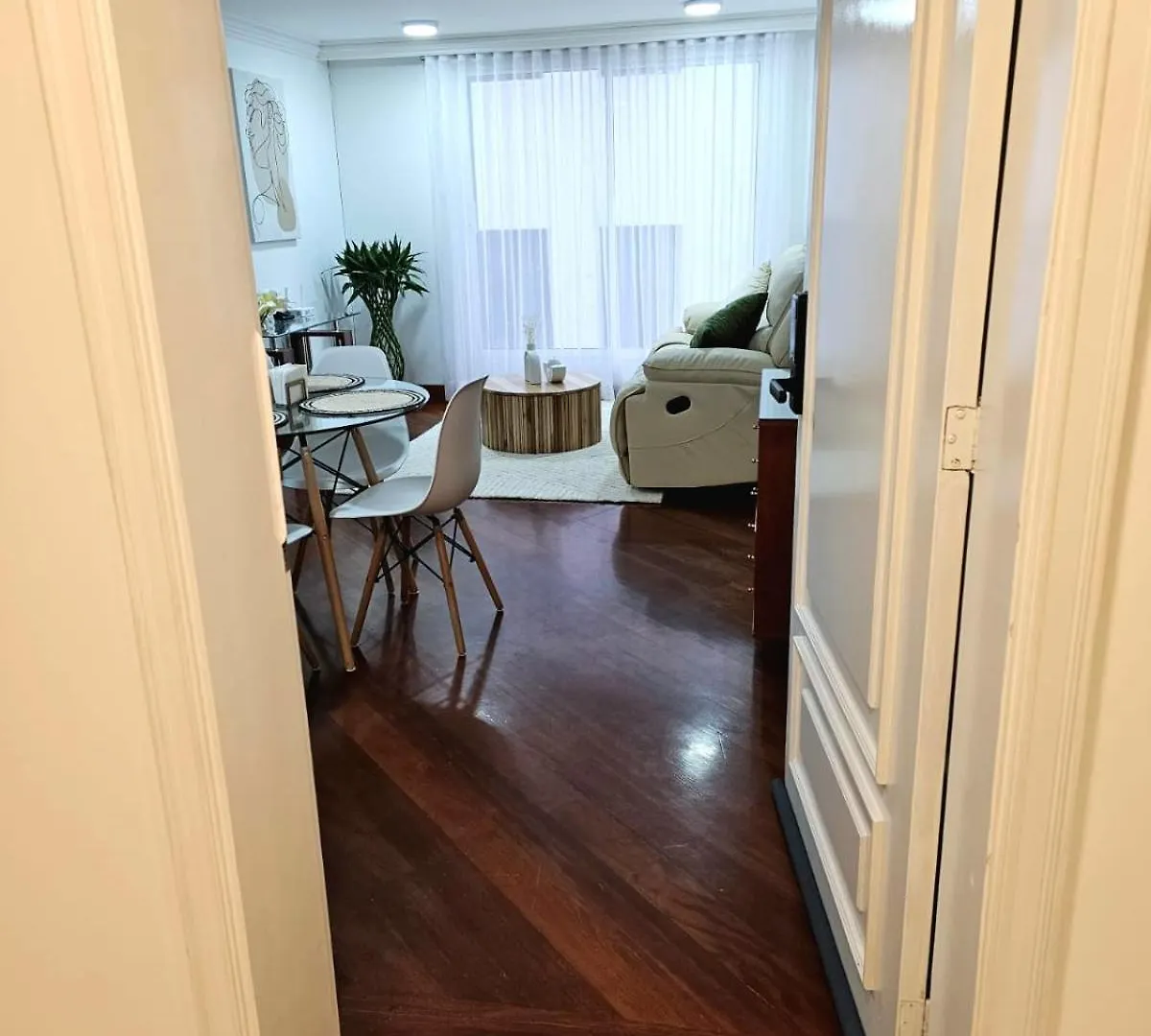 Av Republica De El Salvador Fontana Suites Quito