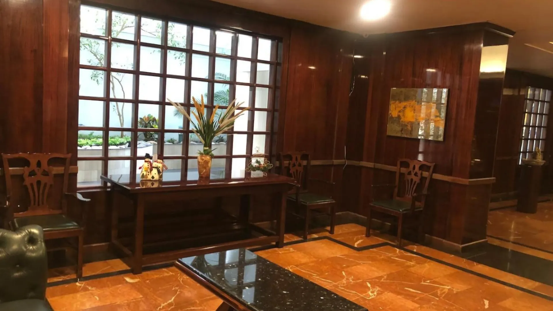 Lägenhet Av Republica De El Salvador Fontana Suites Quito