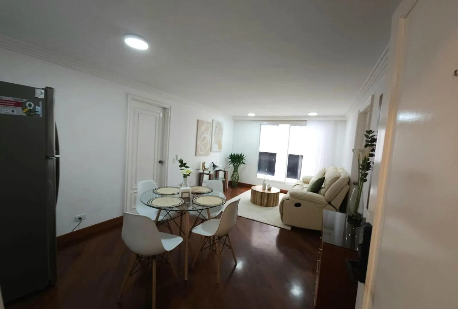 Av Republica De El Salvador Fontana Suites Quito Lägenhet